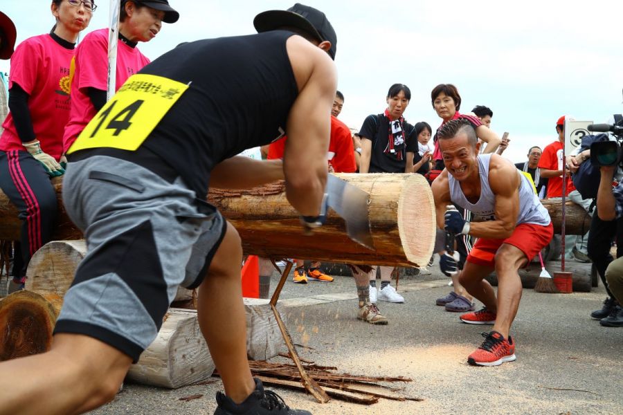 丸太早切り選手権大会