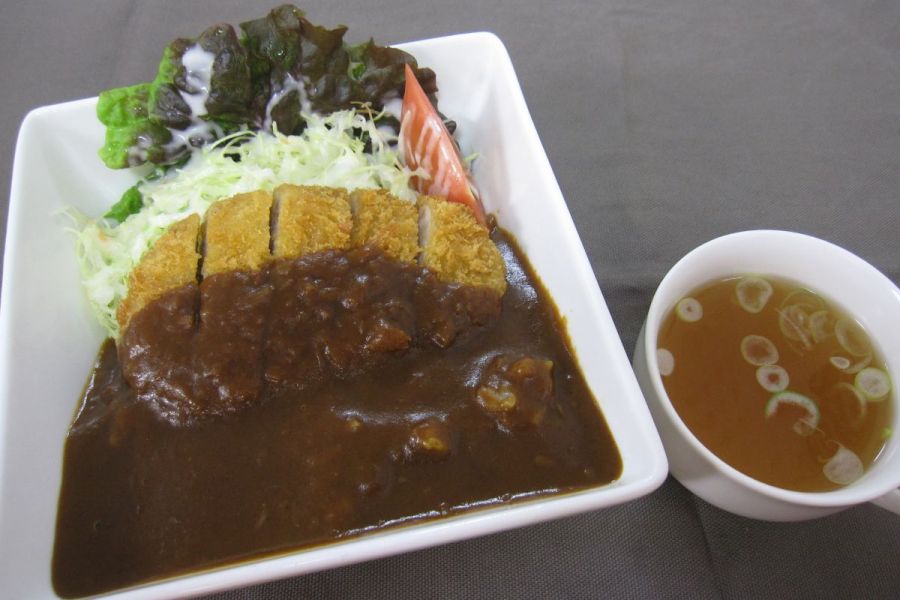 「国営越後丘陵公園」内の飲食施設の紹介