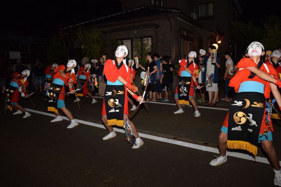 六夜祭・弓踊り行列