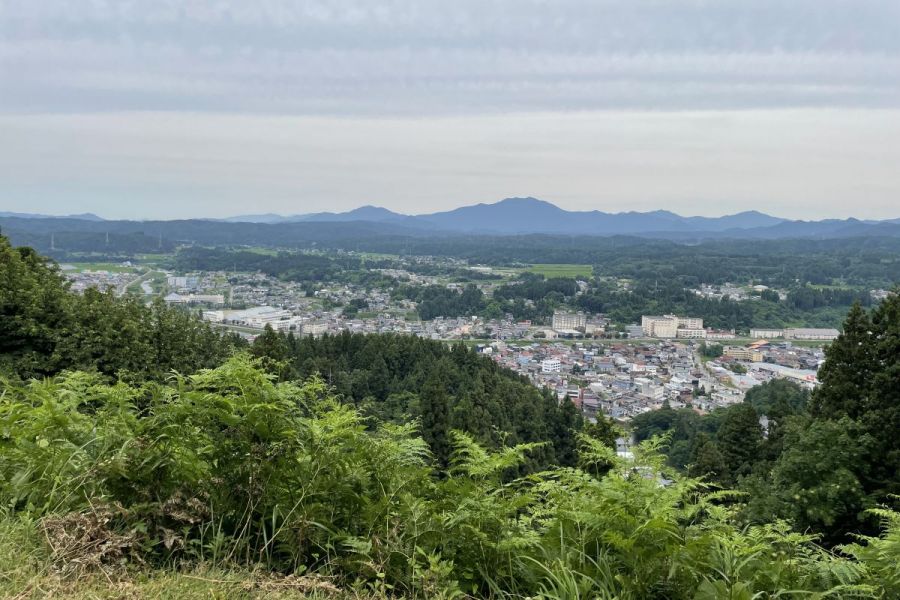 栃尾城跡　本丸からの眺め2