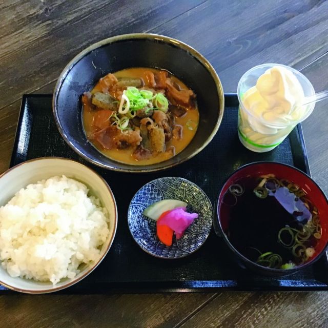 ガンジーもつ煮込み定食