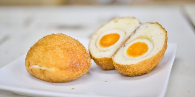サクッとトロッのハーモニー？！「煮卵パン」 