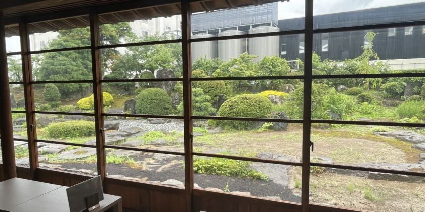 江口だんご摂田屋店日本庭園