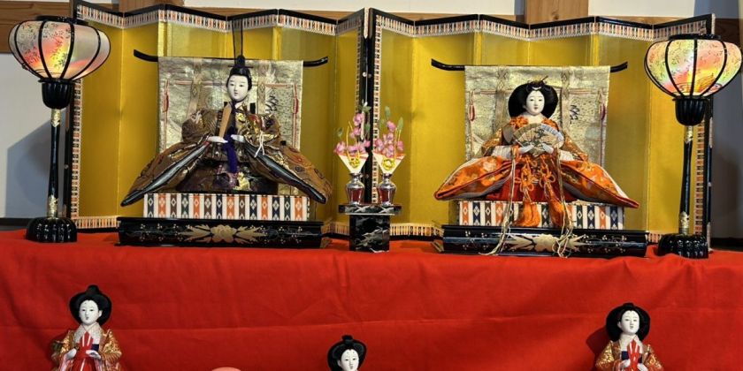 各家が受け継いできたひな人形